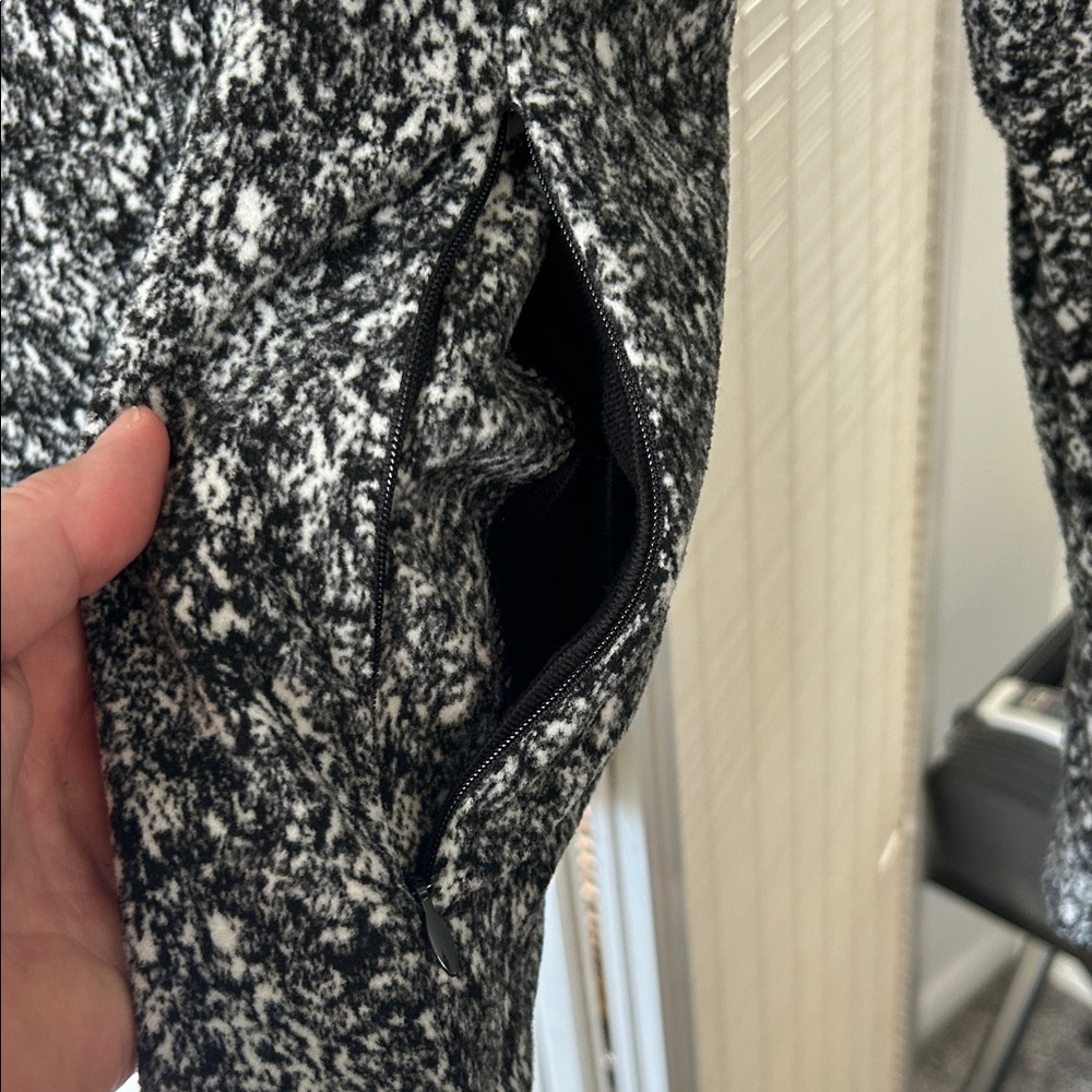 Spyder Black And White Patterned Pullover - image 7